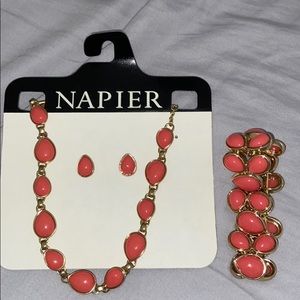 Match jewelry set: bracelet, earrings and necklace